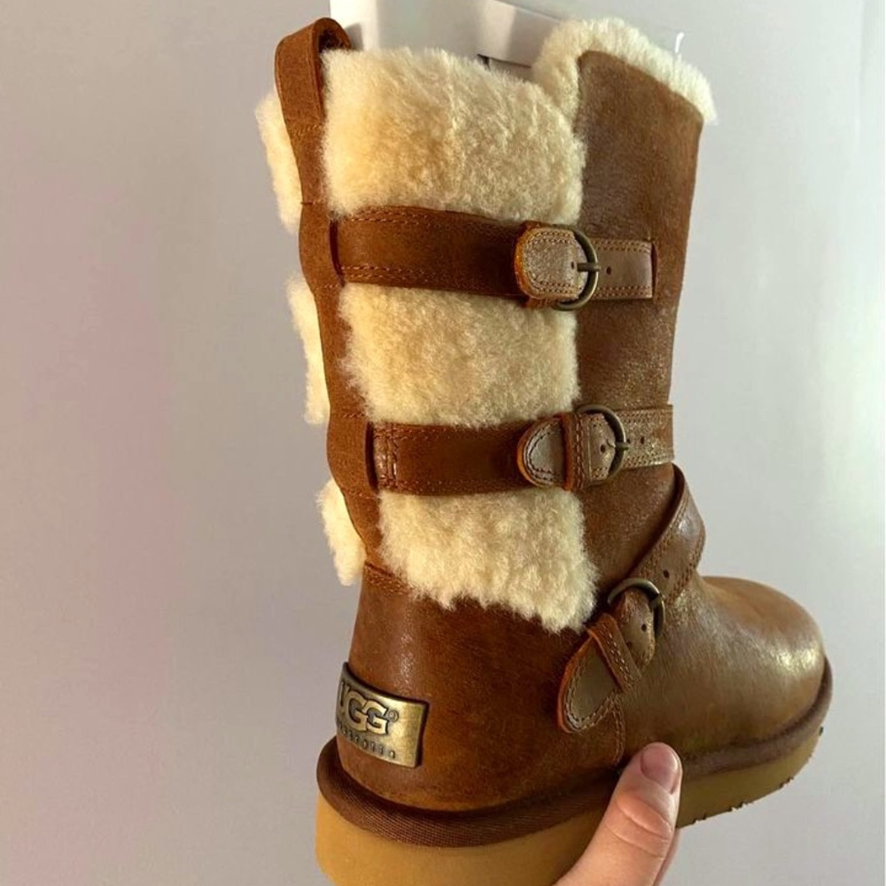 Brown Becket Ugg boots size 7